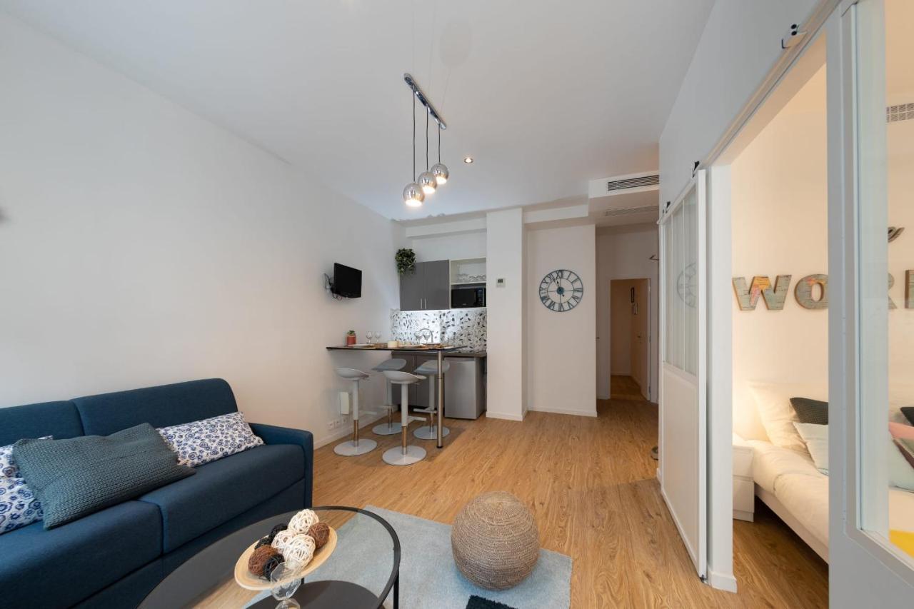2 Chambres Situé Dans 8éme Arrondissement